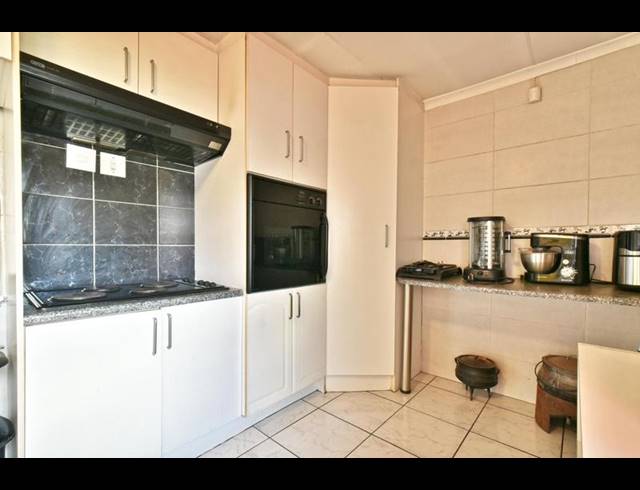 4 BEDROOM HOUSE FOR SALE IN GENERAL ALBERTSPARK